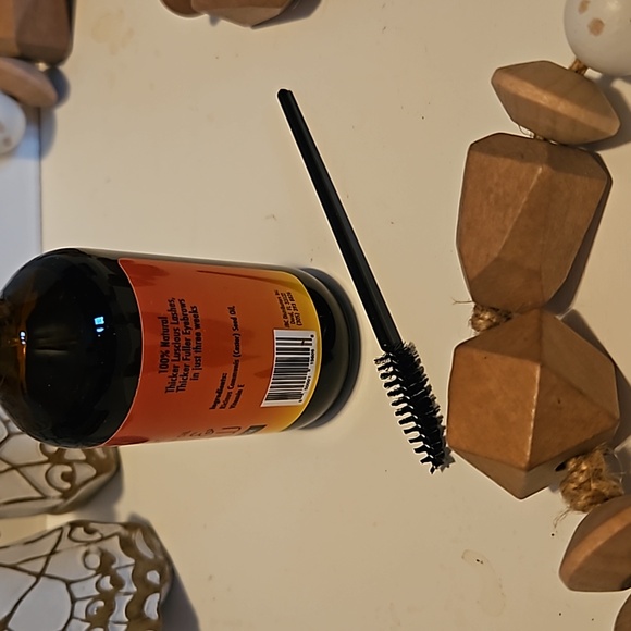 EYELASH & EYEBROW growth serum - Picture 10 of 11